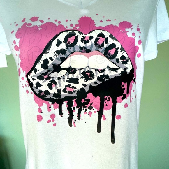 New Leopard Lips Art T-Shirt Size Small - Picture 2 of 2